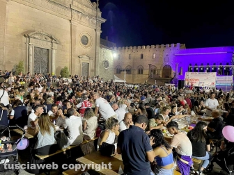 La cena con i facchini di Santa Rosa