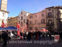 La protesta della Cgil in piazza del Comune