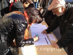 La protesta della Cgil in piazza del Comune