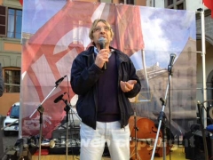 La protesta della Cgil in piazza del Comune