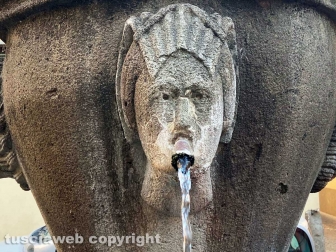 Viterbo - La fontana di piazza della Crocetta
