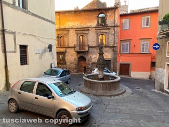 Viterbo - Piazza della Crocetta