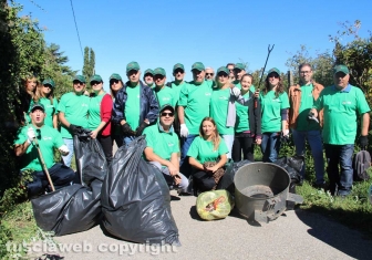 Viterbo - La Cisl ripulisce il parco dell'Arcionello