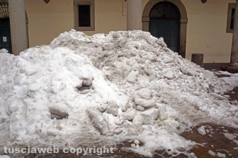 La città dei Papi dopo la nevicata