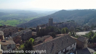 La città di Bassano in Teverina vista dall'alto