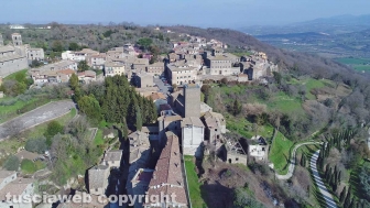 La città di Bassano in Teverina vista dall'alto