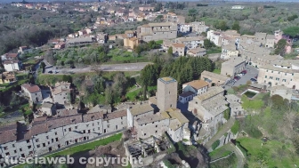 La città di Bassano in Teverina vista dall'alto