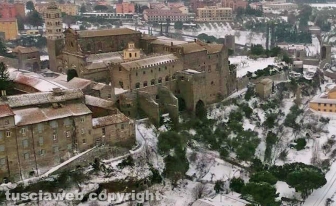 Viterbo - La città sotto la neve dall'alto