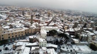 Viterbo - La città sotto la neve dall'alto