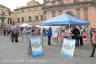 La colazione di Pasqua in piazza Fontana