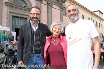 La colazione di Pasqua in piazza Fontana