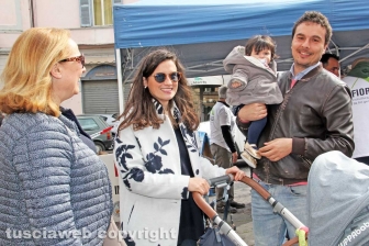 La colazione di Pasqua in piazza Fontana