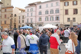 La colazione di Pasqua in piazza Fontana