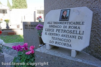 La commemorazione di Luigi Petroselli