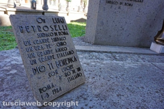 La commemorazione di Luigi Petroselli