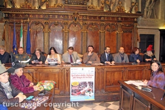 La conferenza sulla calza della Befana più lunga del mondo