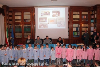 La consegna degli attestati di Scuola Amica