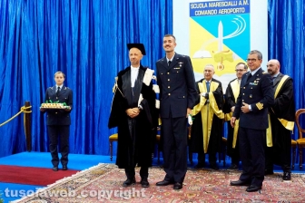La consegna dei diplomi ai marescialli