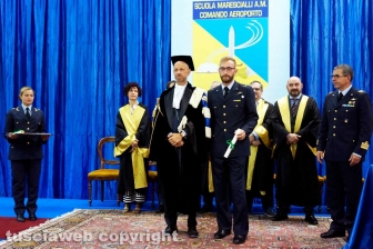 La consegna dei diplomi ai marescialli