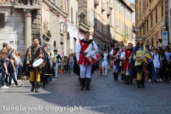 Viterbo - La consegna della mazza del maggiordomo