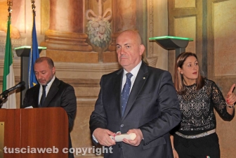 La consegna delle onorificenze a palazzo dei Priori