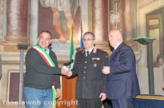La consegna delle onorificenze a palazzo dei Priori