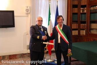 La consegna delle onorificenze