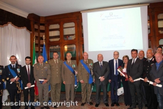 La consegna delle onorificenze