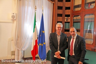 La consegna delle onorificenze