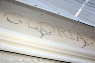 La consegna di ciuffi e spallette