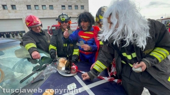 La dimostrazione dei Vigili del fuoco per la festa di Santa Barbara