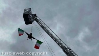 La dimostrazione dei Vigili del fuoco per la festa di Santa Barbara