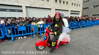 La dimostrazione dei Vigili del fuoco per la festa di Santa Barbara