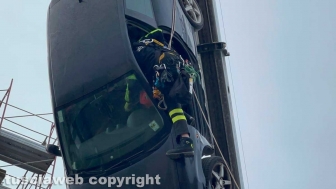 La dimostrazione dei Vigili del fuoco per la festa di Santa Barbara