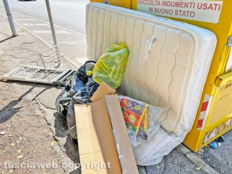 Viterbo - La discarichetta di Vico Squarano