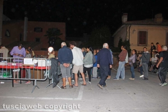 La 'fagiolata' sotto la macchina... senza macchina