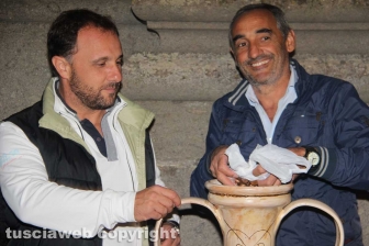 La 'fagiolata' sotto la macchina... senza macchina