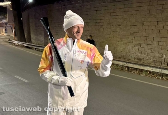 Viterbo - La fiamma olimpica in via della Palazzina