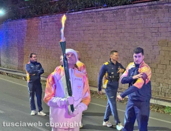 Viterbo - La fiamma olimpica in via della Palazzina