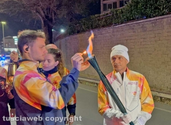 Viterbo - La fiamma olimpica in via della Palazzina