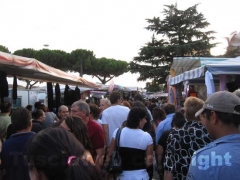La folla in giro per la fiera