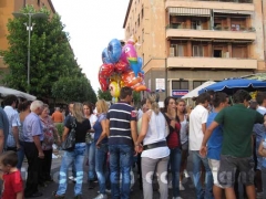 La folla in giro per la fiera
