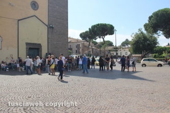 La fila per i biglietti delle tribune