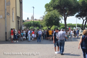 La fila per i biglietti delle tribune