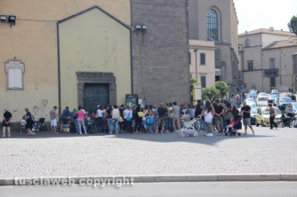 La fila per i biglietti delle tribune
