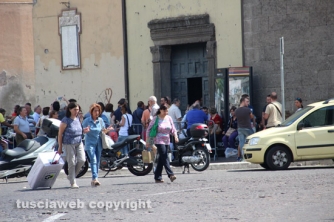 La fila per i biglietti delle tribune