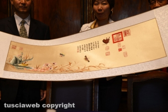 La firma del gemellaggio tra Caprarola e Qingyang (Foto di Stefano Tossini)