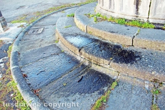 San Martino - La fontana a fuso di via Cadorna