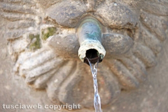 San Martino - La fontana a fuso di via Cadorna