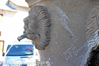 San Martino - La fontana a fuso di via Cadorna